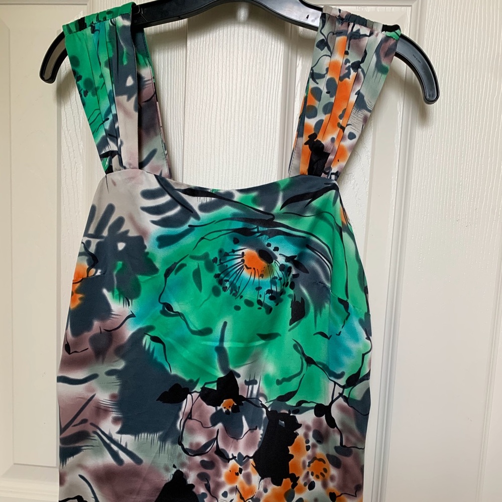 The Limited Sleeveless Top w/ Colorful Abstract Flowers - sz S
